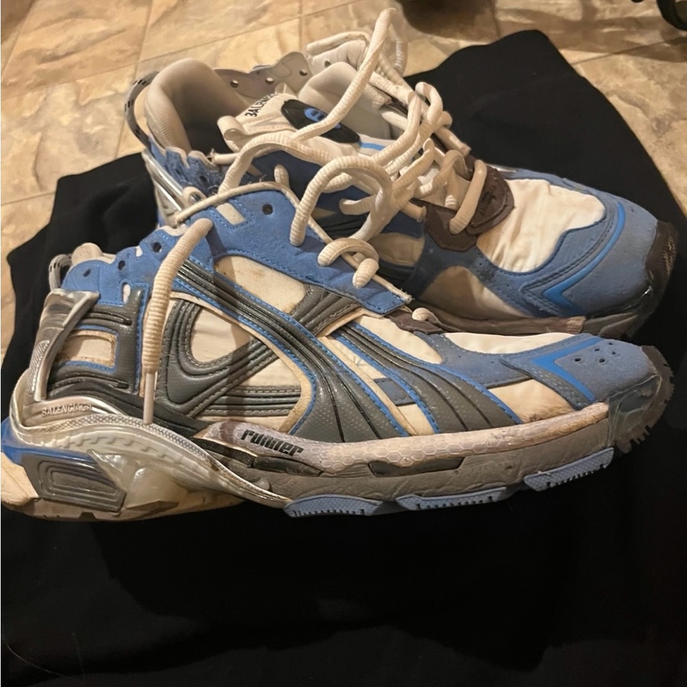Balenciaga runners